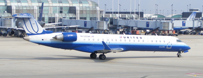 united express bombardier 700