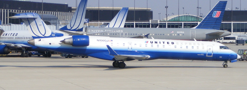 united express bombardier 700